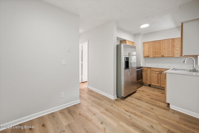 Building Photo - 204 W Tenny Ave