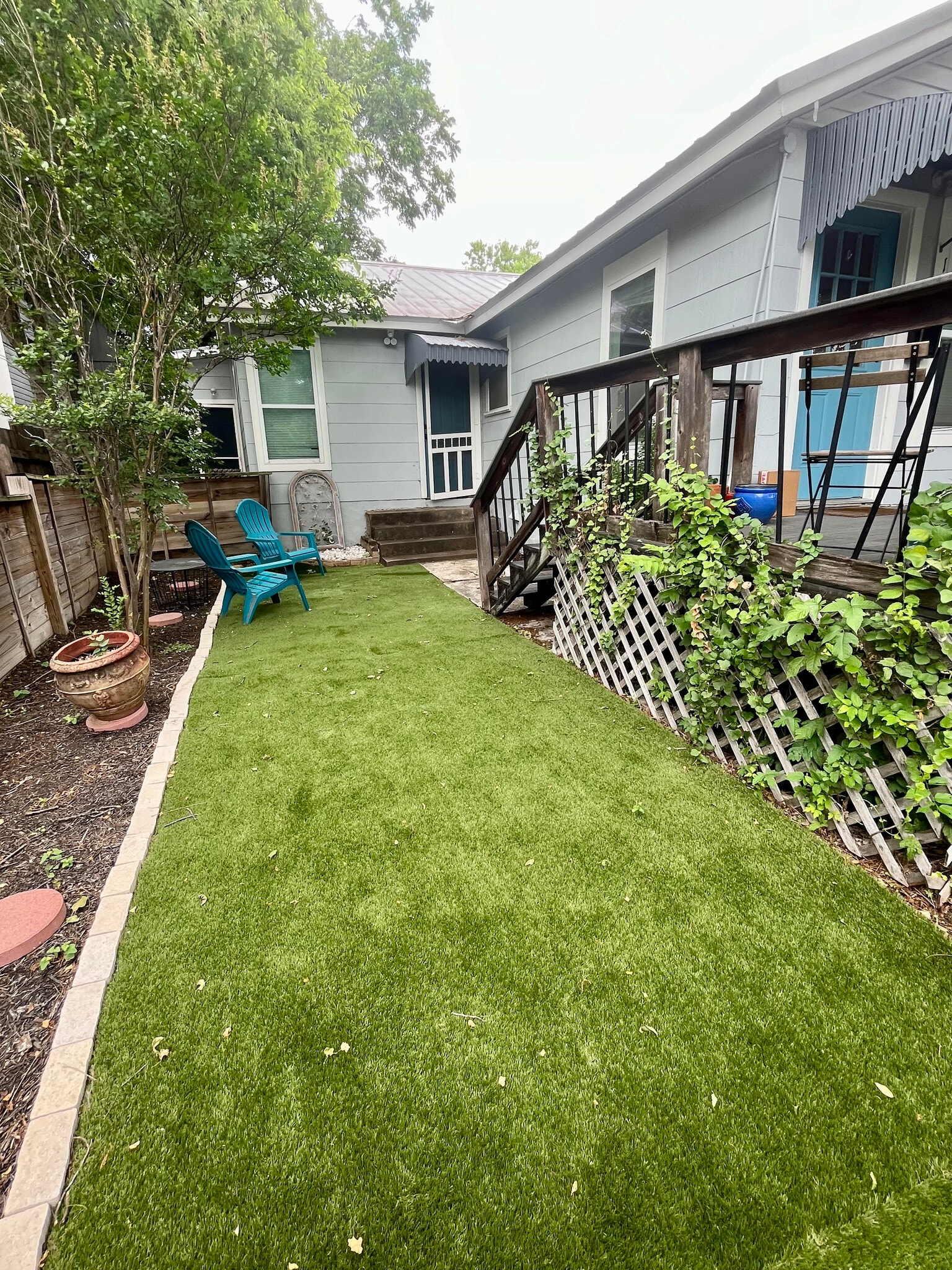 Quiet Side Yard, low maintenance - 1410 Ulit Ave