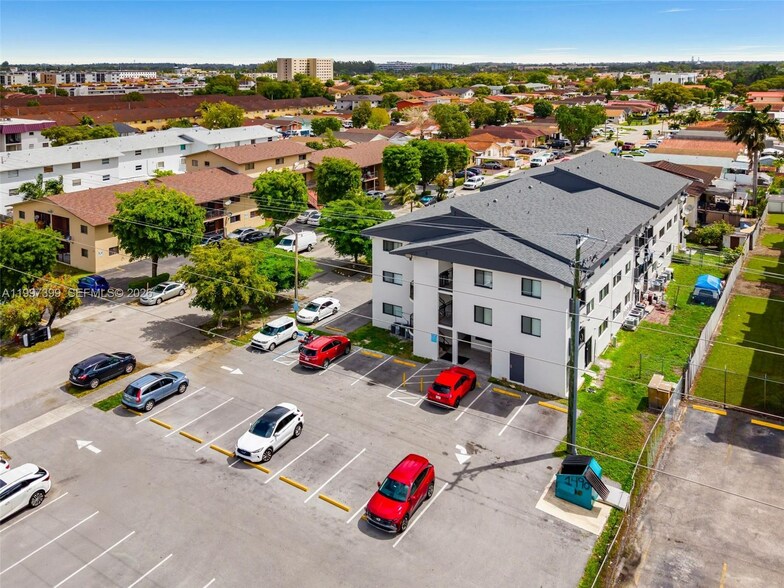 Building Photo - 1490 W 42nd Pl