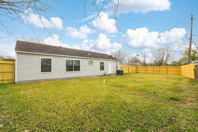 Building Photo - 4901 Richfield Ln