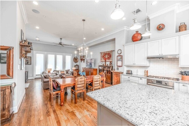 Building Photo - Luxury End Unit Rental with Elevator, Downtown Views, and Sky Deck ($150 off the second month!)