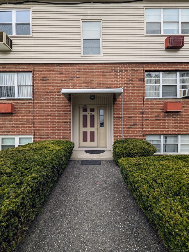 Building Photo - 101 Belair Dr