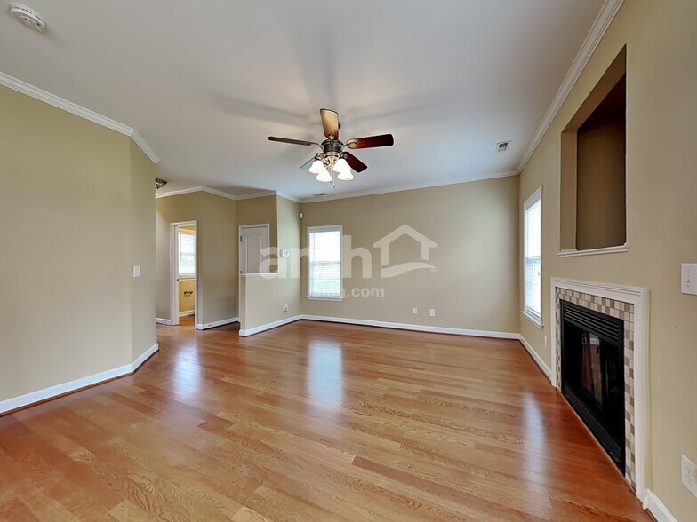 Building Photo - 1935 Shillington Dr