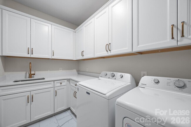 Building Photo - 4832 Blanchard Wy