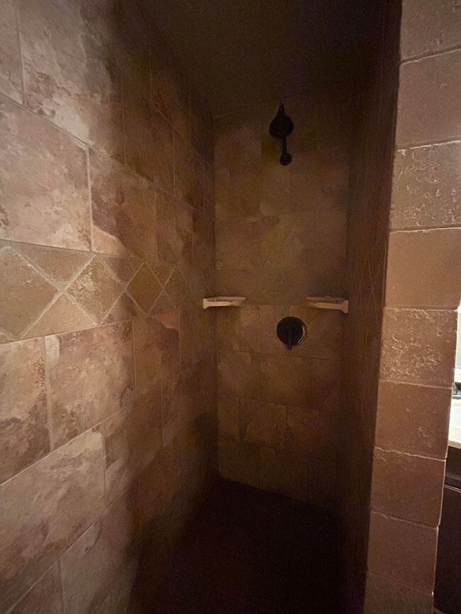 Building Photo - unique home with beautiful scenery