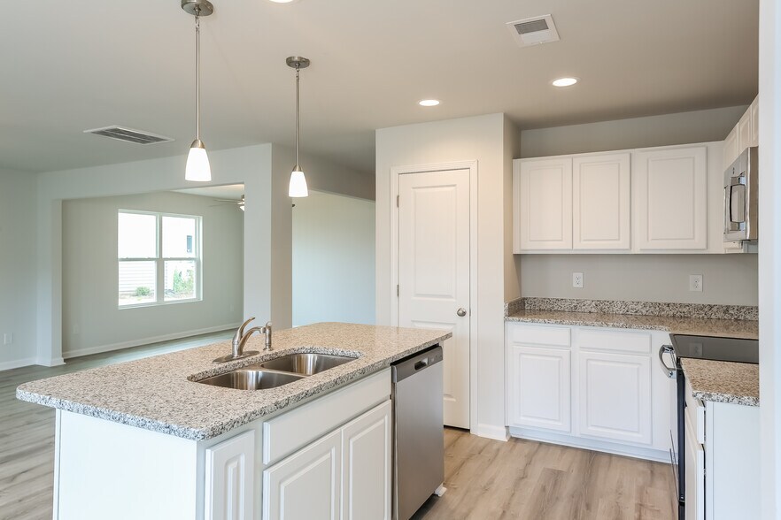 Building Photo - 229 Celebration Ave