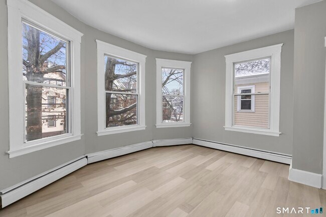 Building Photo - 260 Orchard St