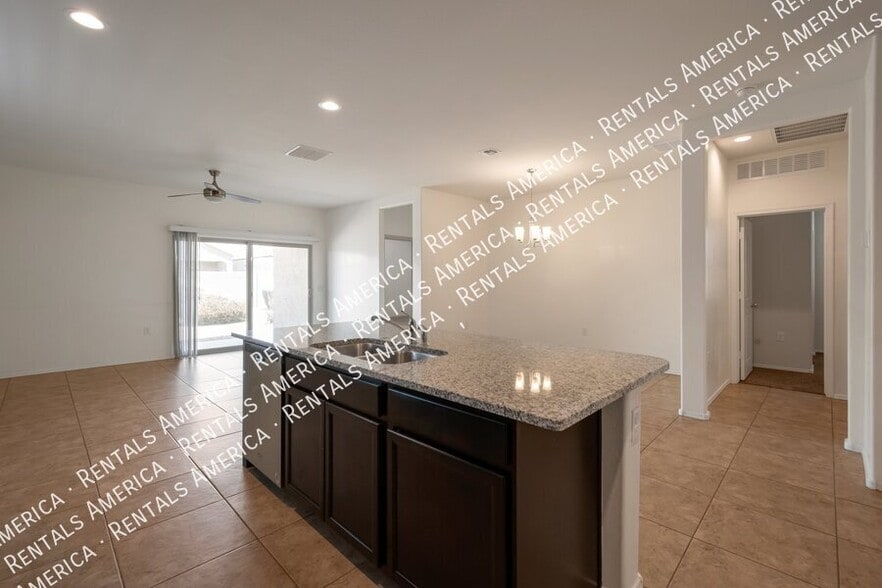 Building Photo - 11664 E Verbina Ln