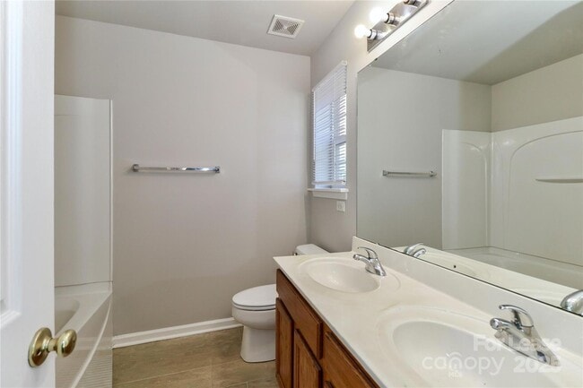 Building Photo - 153 Marakery Rd