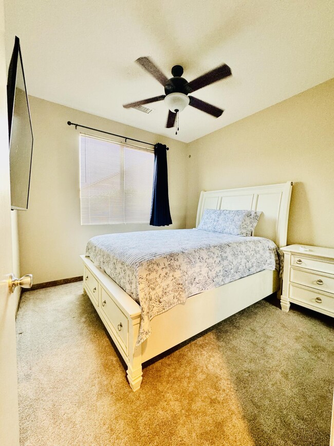 Building Photo - 47398 Manteca Ct