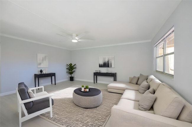 Building Photo - 633 Brittany N