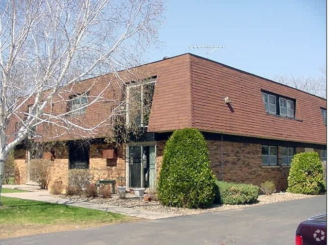 Building Photo - Woodmere Apartments