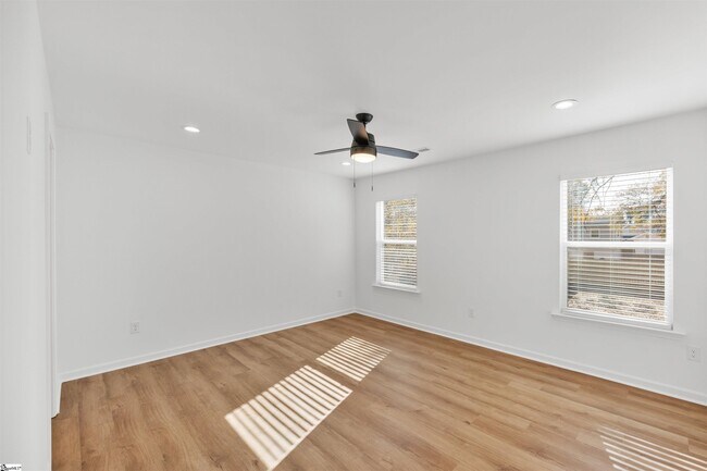 Building Photo - 13 Jamison St