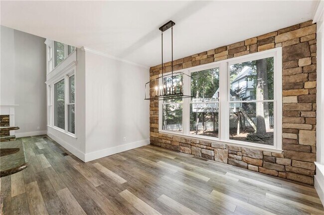Building Photo - 330 Summerlin Dr