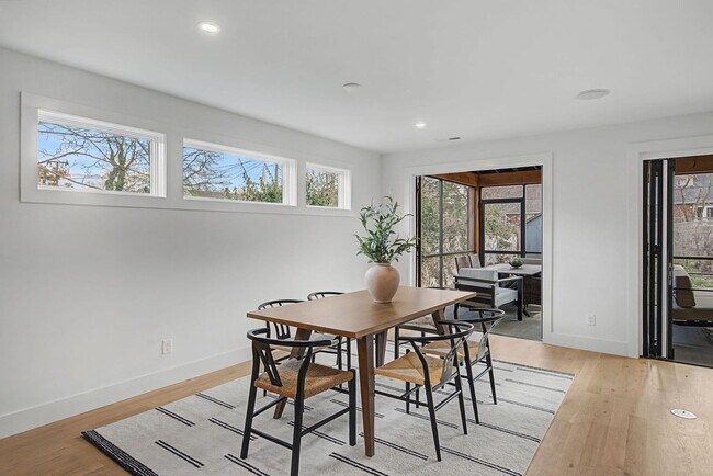 Building Photo - Stunning 5BR/3.5BA historic home located near Hillsboro Village!