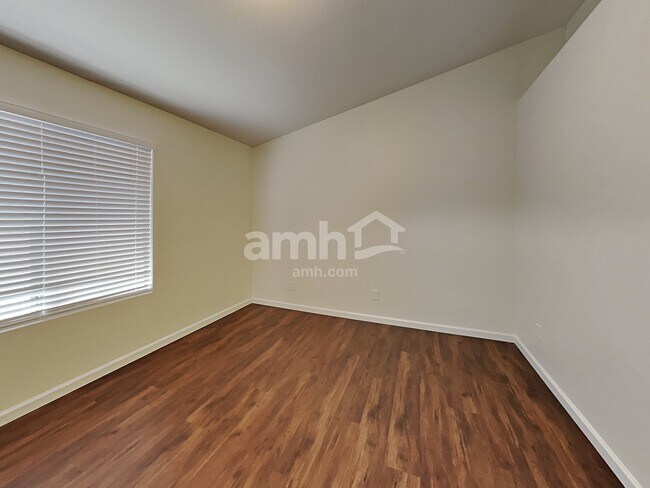 Building Photo - 3237 E Blackhawk Dr