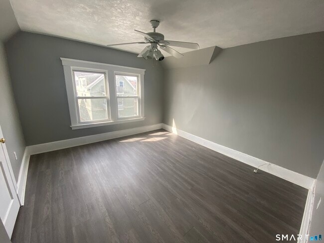 Building Photo - 358 Blohm St
