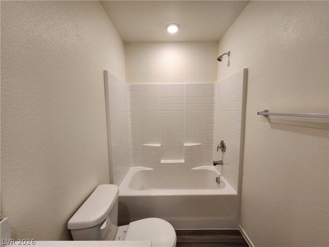 Building Photo - 6062 Lily Gdn St