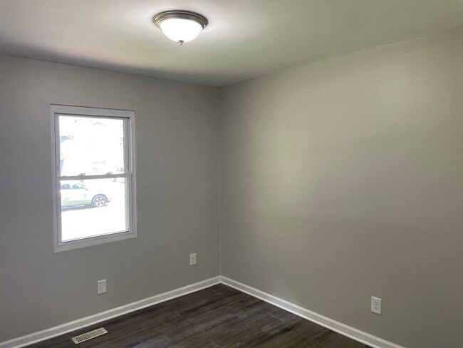 Building Photo - Fabulous Renovated Home Available Now!
