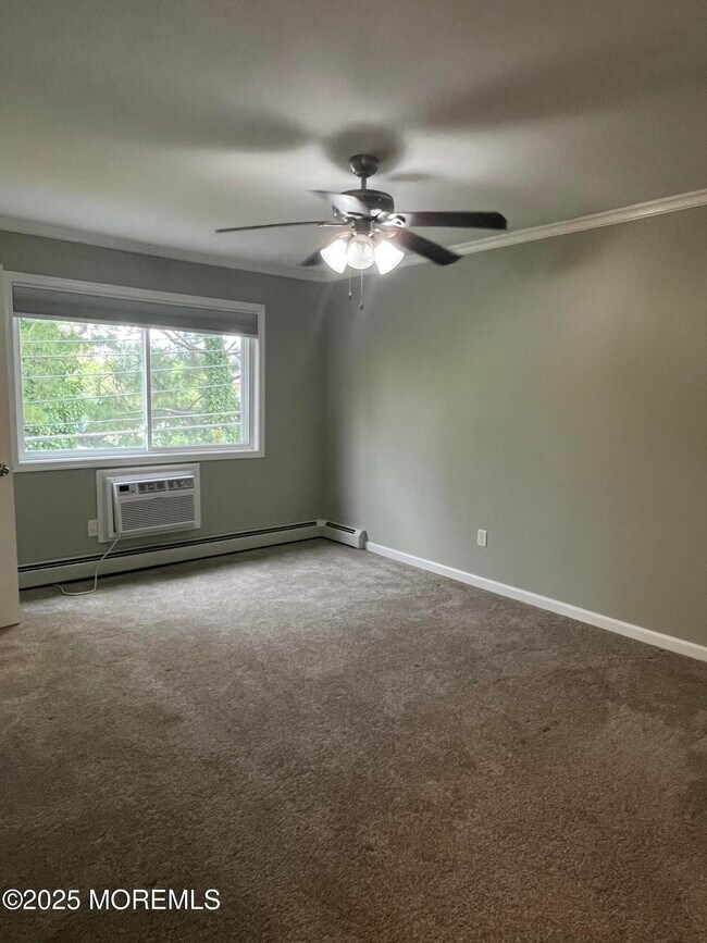 Building Photo - 35 Sternberger Ave