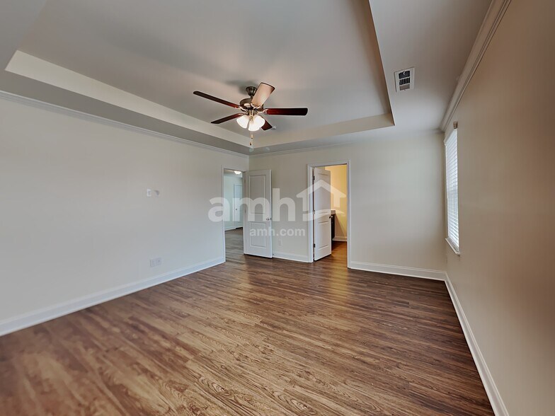 Building Photo - 5105 Jack Byrnes Dr