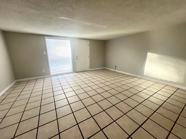 Building Photo - 4220 Loomis Ave