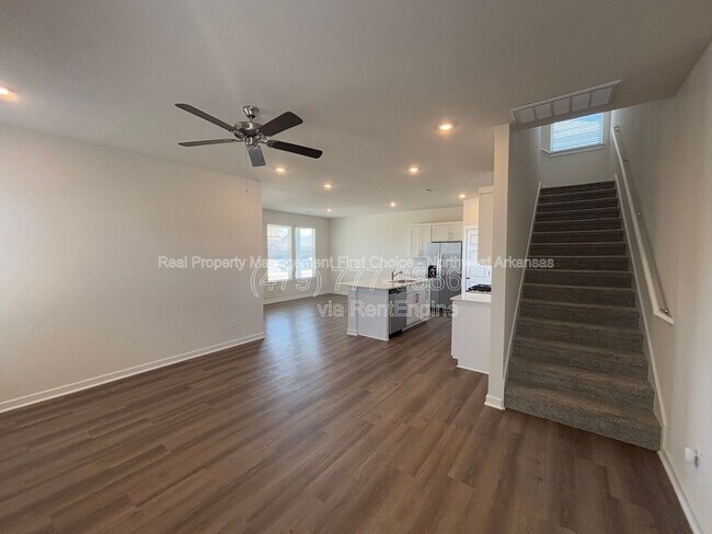 Building Photo - 4802 W Planetree St