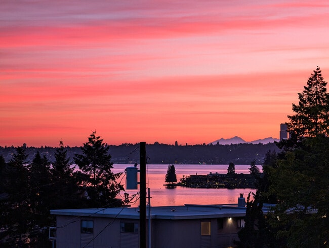 West facing for gorgeous sunsets - 10047 Main St