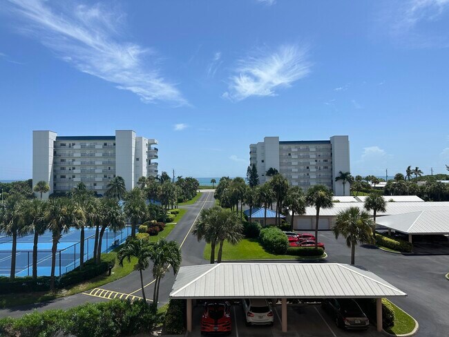 Building Photo - 5151 N Hwy A1A