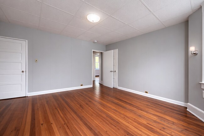 Building Photo - 2604 Hamilton Ave