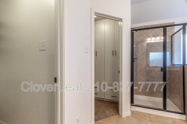 Building Photo - 8003 Oxbow Way