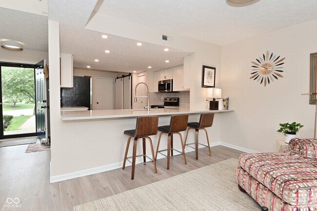 Building Photo - 9477 Aberdare Dr