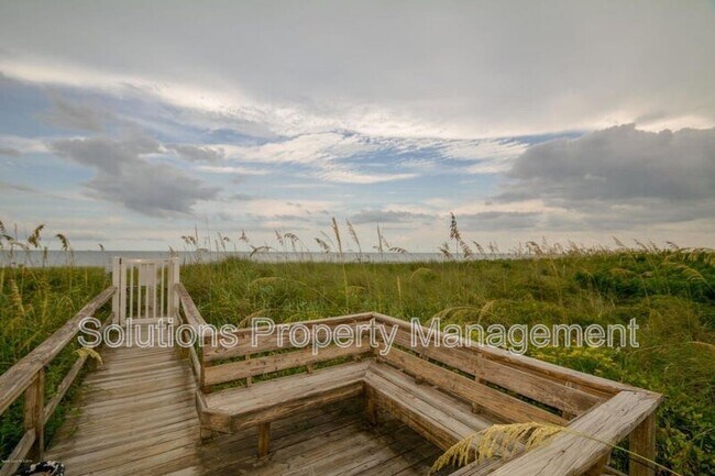 Building Photo - 4700 Ocean Beach Blvd