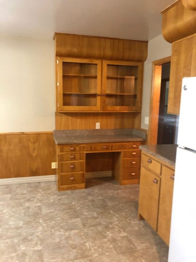 Building Photo - 3 Bed 2 Bath