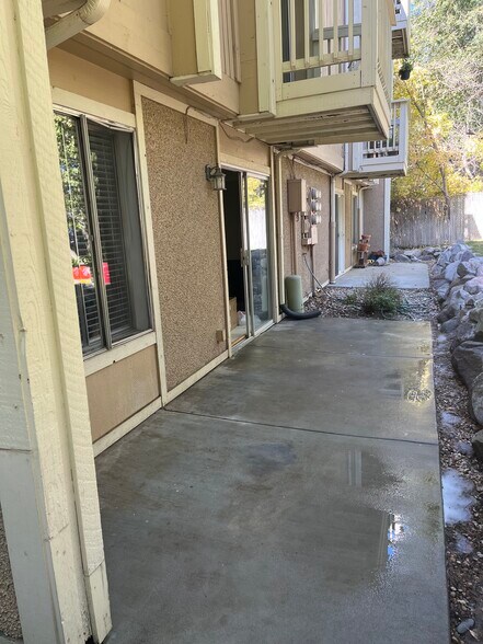 Building Photo - 435 E Creekside Cir