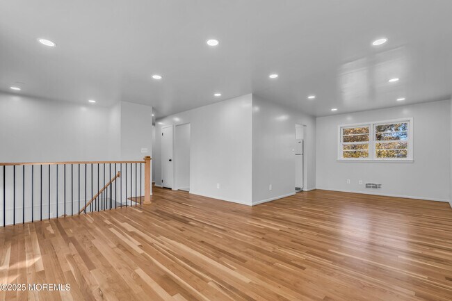 Building Photo - 16 Burdge Dr