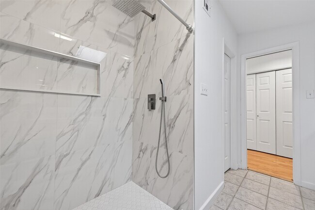 Building Photo - 5643 Piping Rock Ln