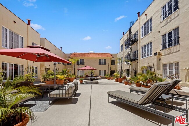 Building Photo - 1345 Hayworth Ave