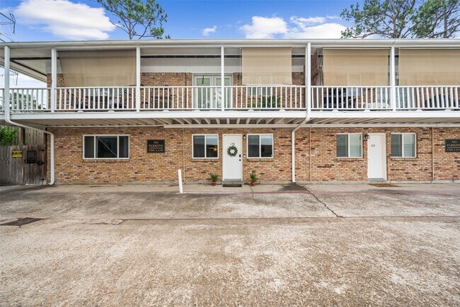 Building Photo - 4040 San Felipe St