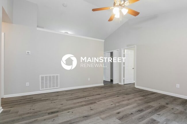 Building Photo - 3 Bedroom Pet-Friendly Home in Zebulon, NC with Main Street Renewal
