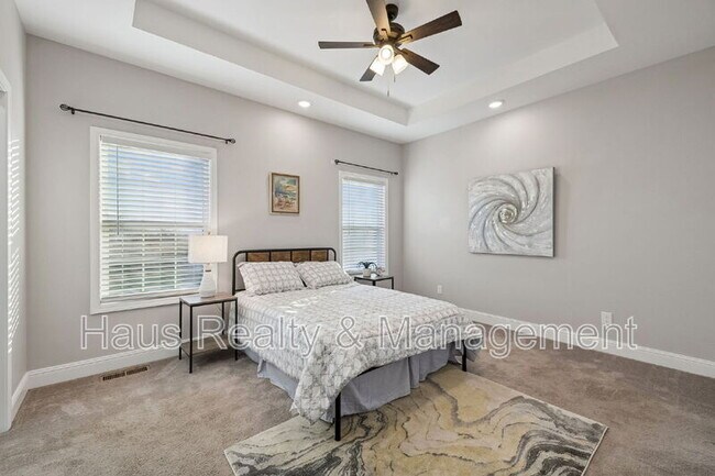 Building Photo - 207 Bedford Ct