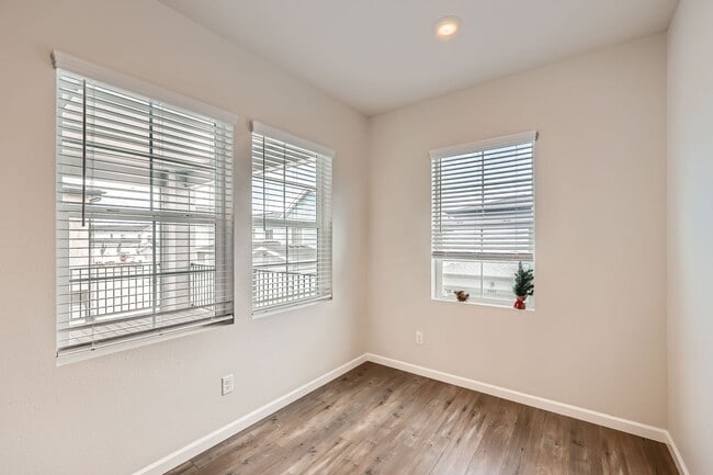 Building Photo - Evolve Real Estate: Available Immediately! Almost NEW Large 3 Bedroom in STERLING RANCH!