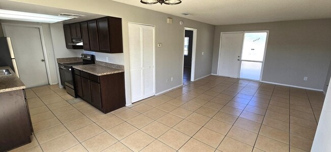 Building Photo - 12240 Conneticut Woods Ct