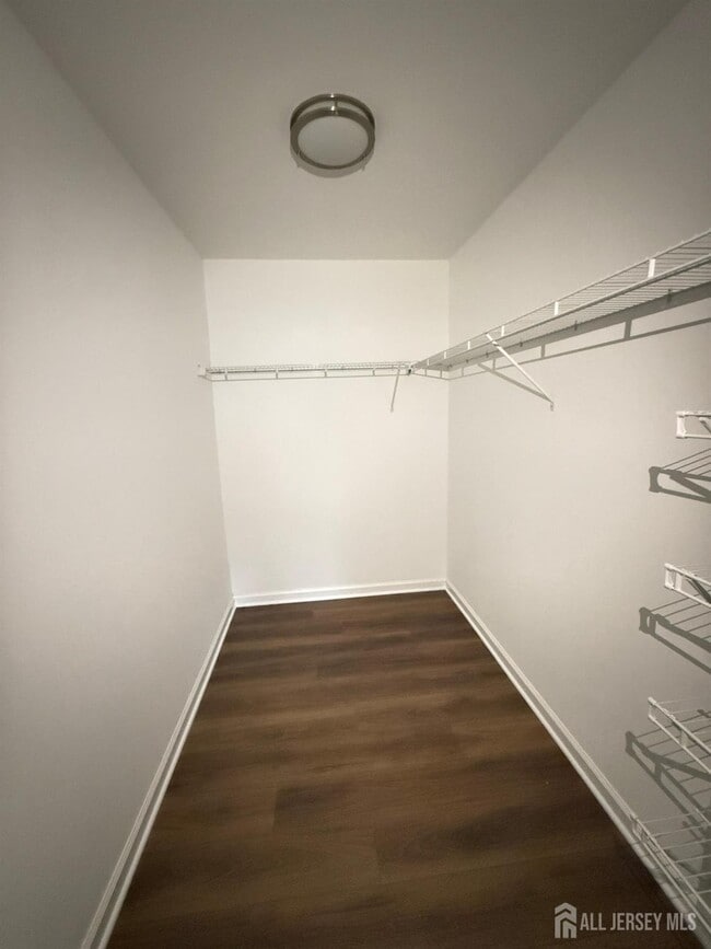 Building Photo - 1225 Waterford Dr