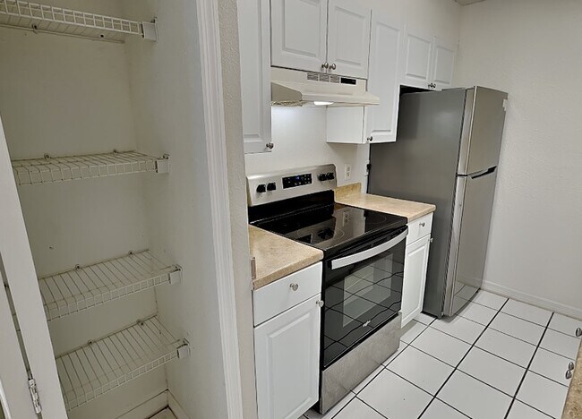 Building Photo - 3073 Willow Bend Blvd