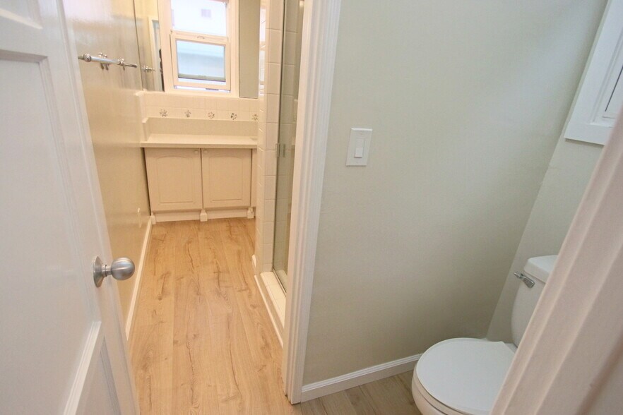 Building Photo - 126 8th St