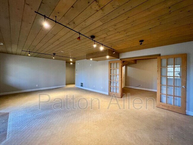 Building Photo - 212 Appleton Dr