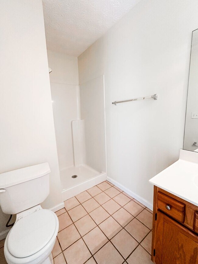 Building Photo - Ranch Style townhome in great Gainesville location