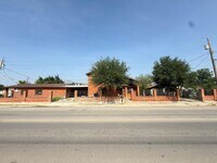 Building Photo - 419 W Travis St