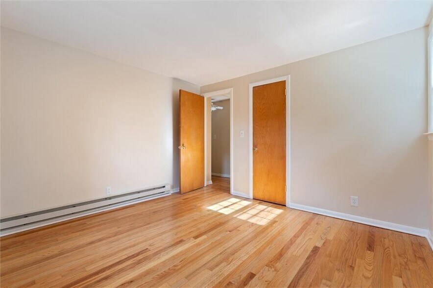 Building Photo - 2101 Bellevue Ave